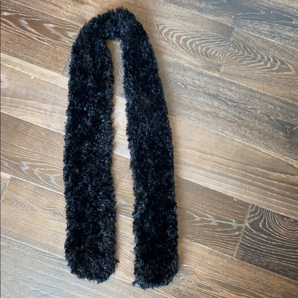 SCARVES - Picture 6 of 8